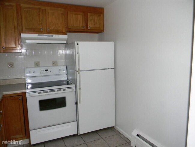 Foto del edificio - 49 Brewster Rd