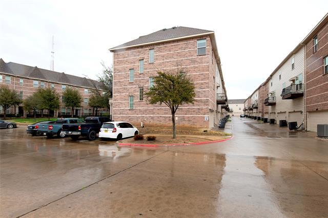 Building Photo - 2500 Rockbrook Dr