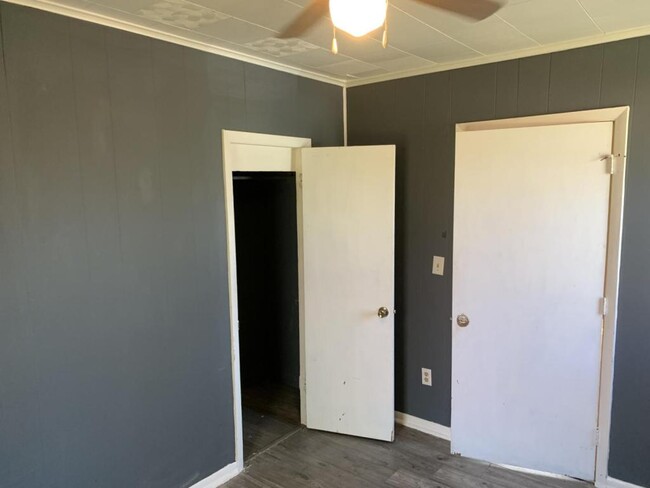 Building Photo - 1224 Delaware