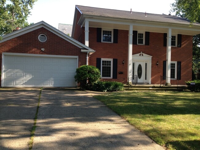 Building Photo - 119 W 41st St