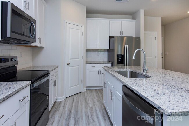 Foto del edificio - 1129 Plumcrest Dr