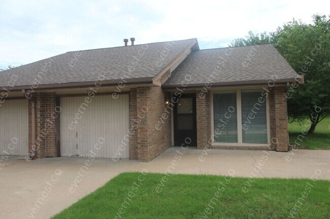 Building Photo - 3425 N Ironwood Ave