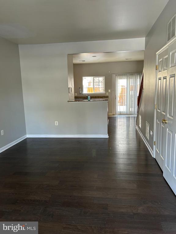 Foto del edificio - 2423 Dew Meadow Ct