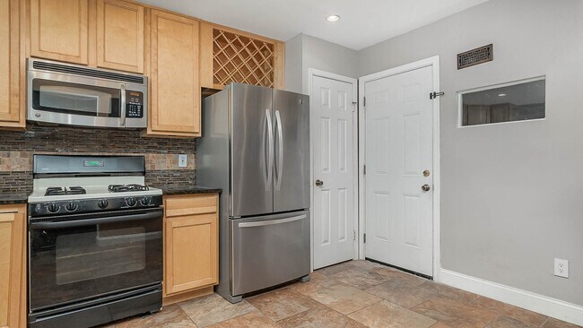 Building Photo - 1720 Unicorn Dr