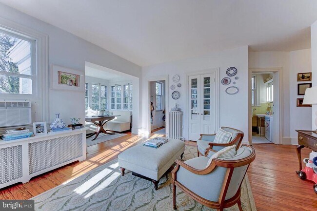 Foto del edificio - 1622 1/2 29th St NW
