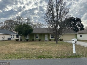 Building Photo - 130 Lakeside Dr