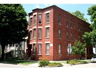Primary Photo - 1134 W Barry Ave