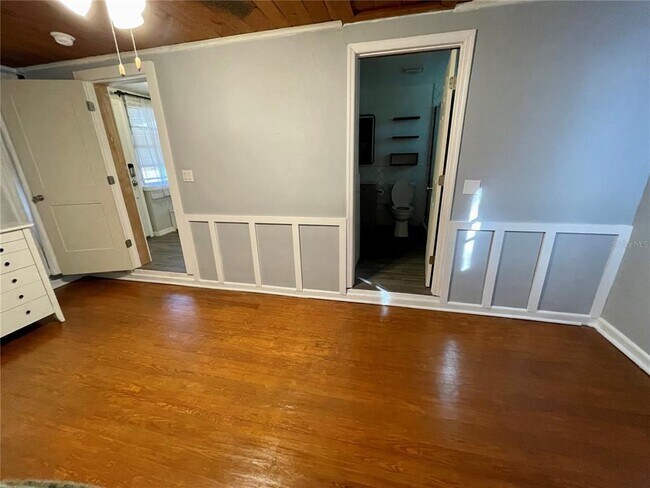 Building Photo - 706 Mission Dr