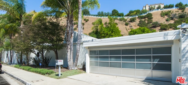 Building Photo - 1908 N Beverly Dr