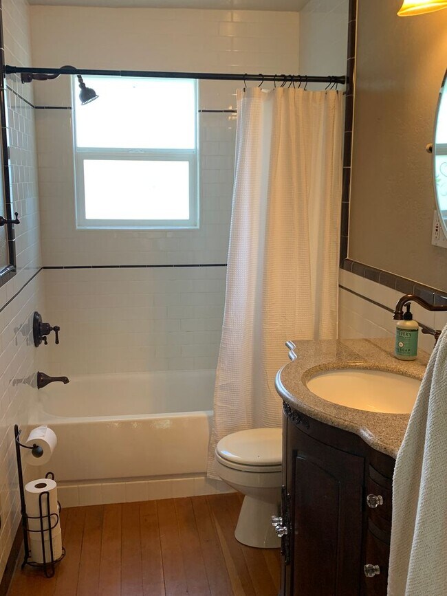 Foto del edificio - Downtown Auburn Charmer