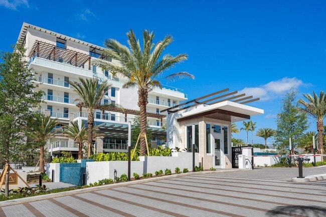 Foto del edificio - 200 SE Mizner Blvd