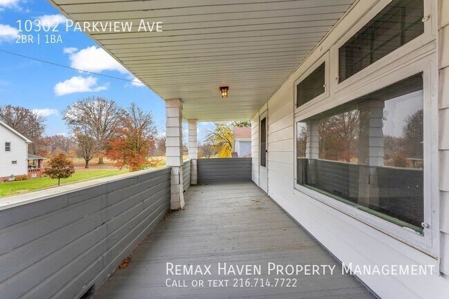 Building Photo - 10302 Parkview UP, Garfield Heights - 2 Be...