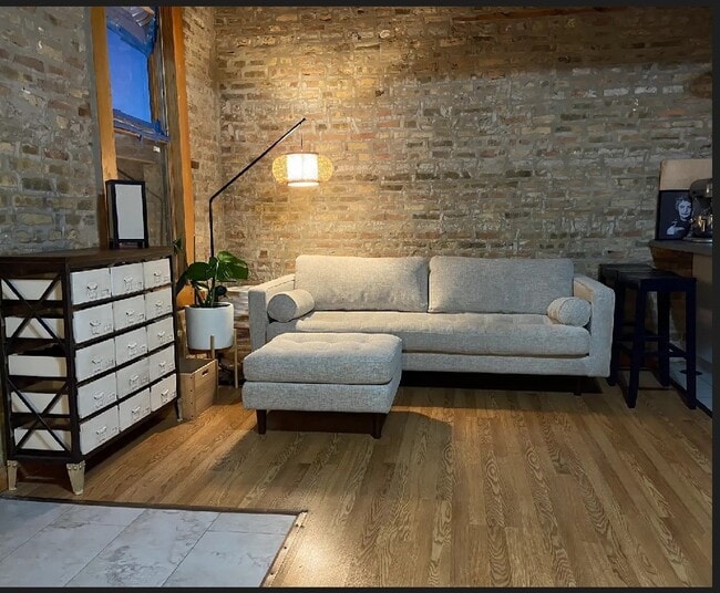 Foto del edificio - 1319 W Erie St