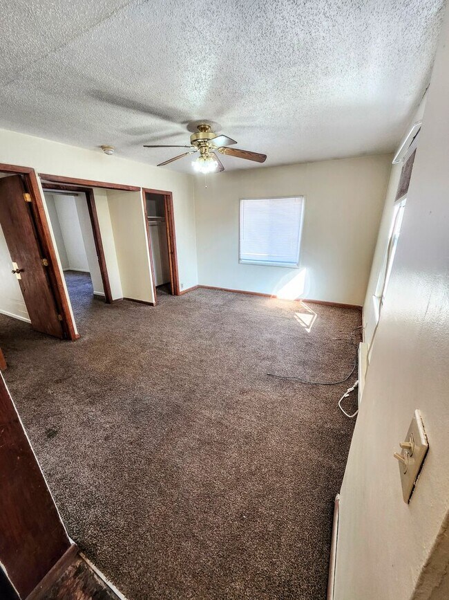 Building Photo - 534 E Bradford St