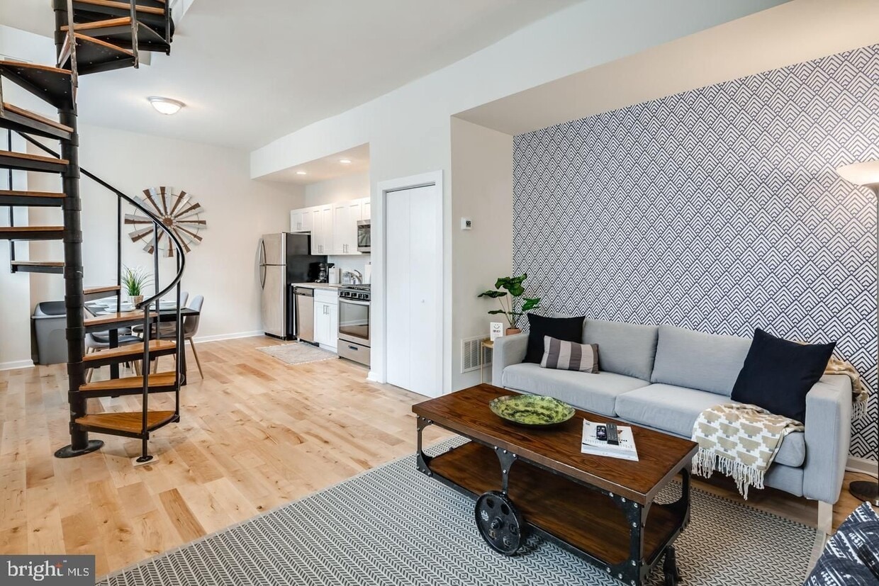 Photo - 2061 Kater Street