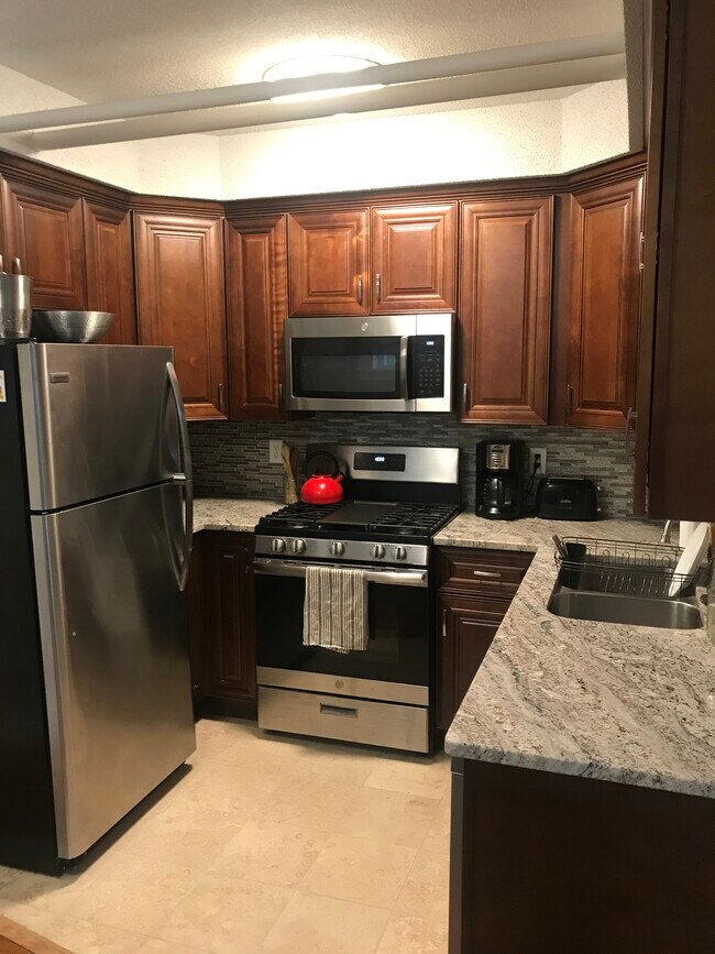 Kitchen - 4546 Nicollet Ave