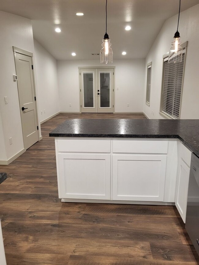 Building Photo - 1151 Willow Ln
