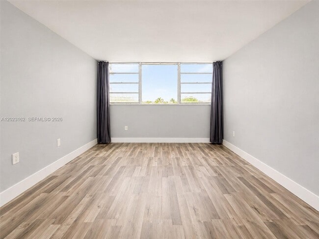 Building Photo - 1470 NE 125th Terrace