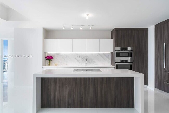 Foto del edificio - 851 NE 1st Ave