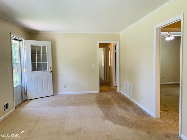 Building Photo - 25 Martin St
