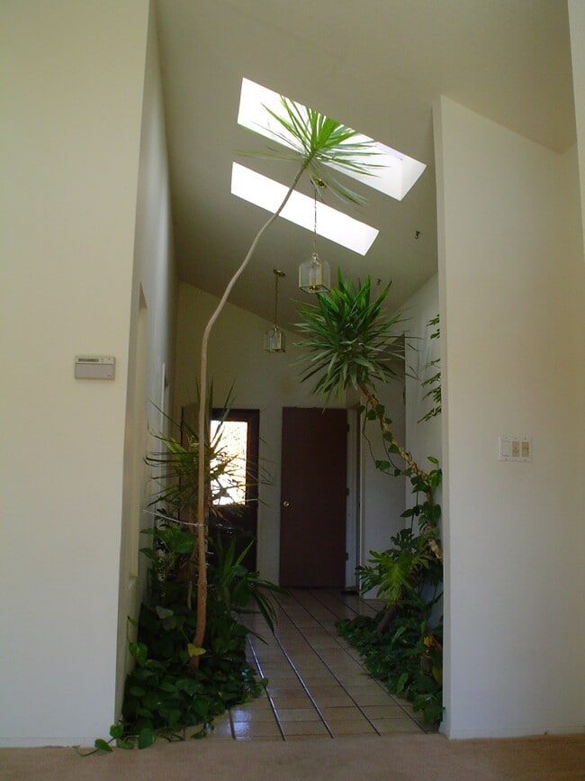 Front entry - 8512 Liberty Dr NE