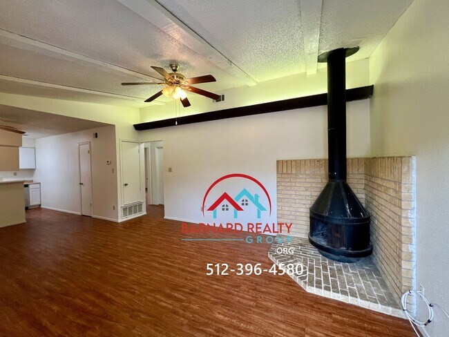 Foto del edificio - Available Now: 2 bed/1 bath Duplex With Hu...