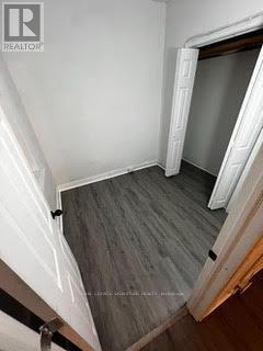 Building Photo - 103 Shuter St