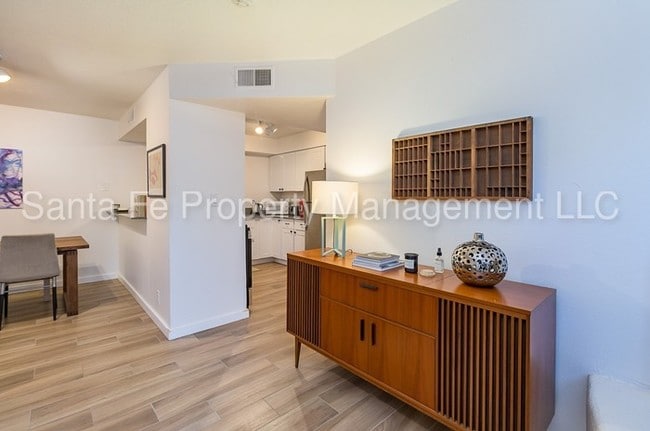 Building Photo - 1304 Rufina Ln
