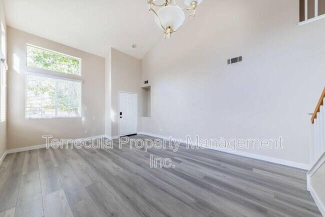 Foto del edificio - 42061 Orange Blossom Dr