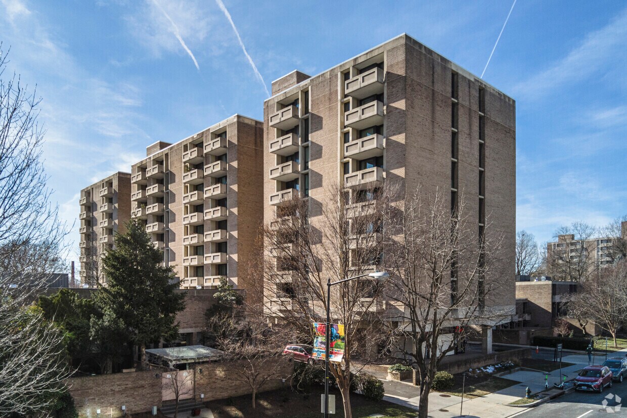 Carrollsburg Square North Tower Apartments in Washington, DC
