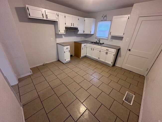 Foto del edificio - 1153 N Pershing St