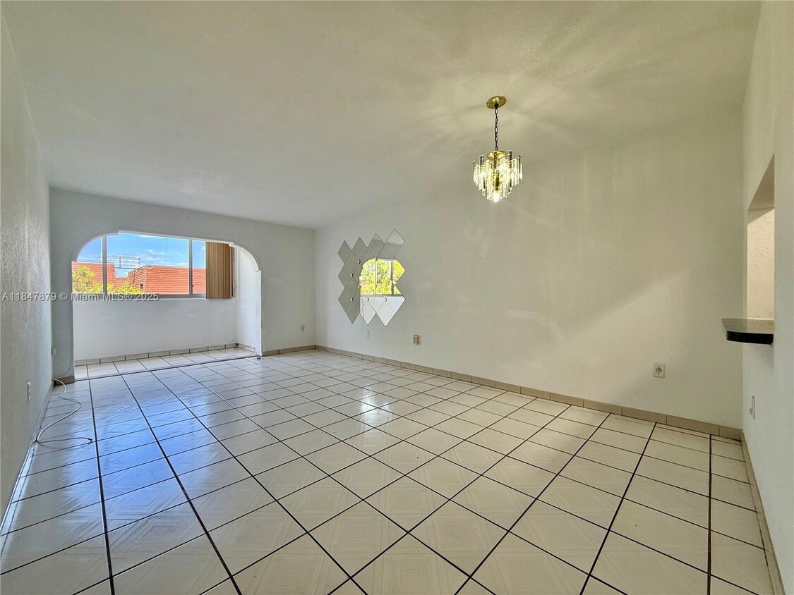 Foto principal - 1555 W 44th Pl