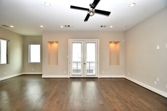 Building Photo - 1146 Wycliffe Dr