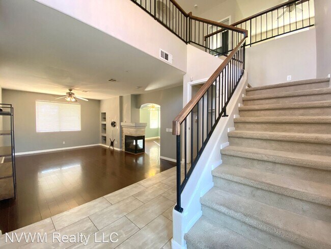 Building Photo - 4 br, 2.5 bath House - 8901 Square Knot Ave