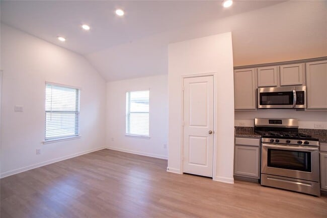 Building Photo - 3426 Avary River Ln