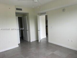 Building Photo - 16395 Biscayne Blvd