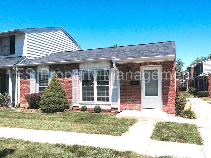 Primary Photo - 716 E Thompson Rd