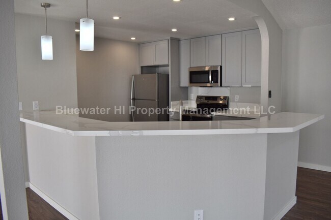 Foto del edificio - Renovated Single Level 3/2 w/ garage Waipi...