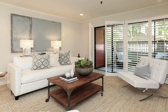 Foto del edificio - Beautiful and very Spacious 1BR 1BA Condo in Mountain View