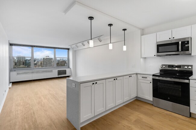 Foto del edificio - 555 W Cornelia Ave