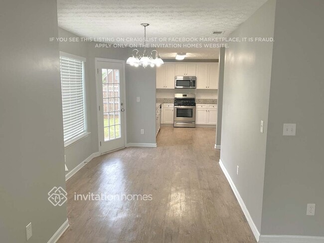 Foto del edificio - 300 Sarasota Ln