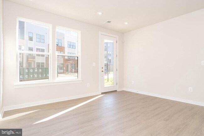 Building Photo - 5610 Alpha Rdg Ave