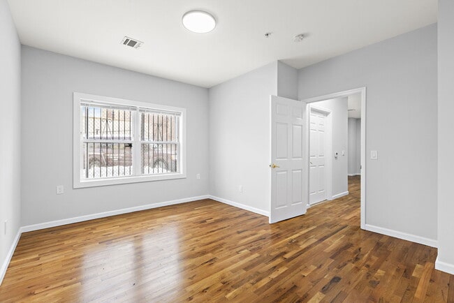 Building Photo - 84-86 Astor Street