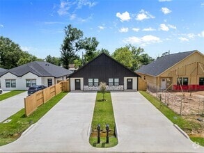 Building Photo - 9110 Everglade Dr
