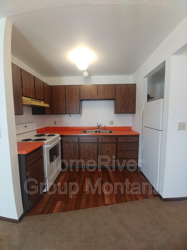 Building Photo - 2121 S 4th St W
