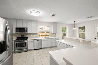 Building Photo - 147 Drifting Shadows Cir