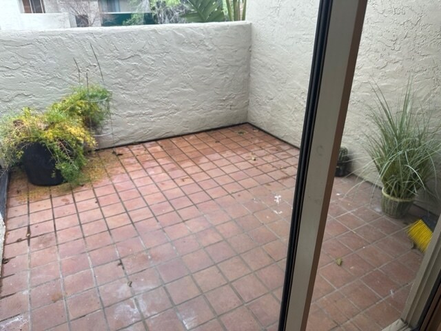 Segundo patio junto a la cocina. - 999 Porter Ave