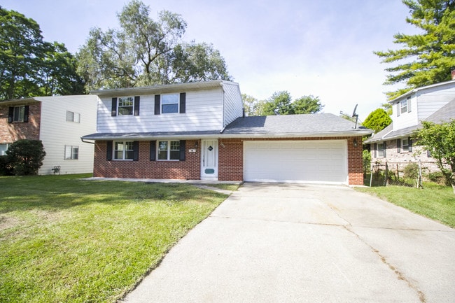 Building Photo - 319 Torrington Dr