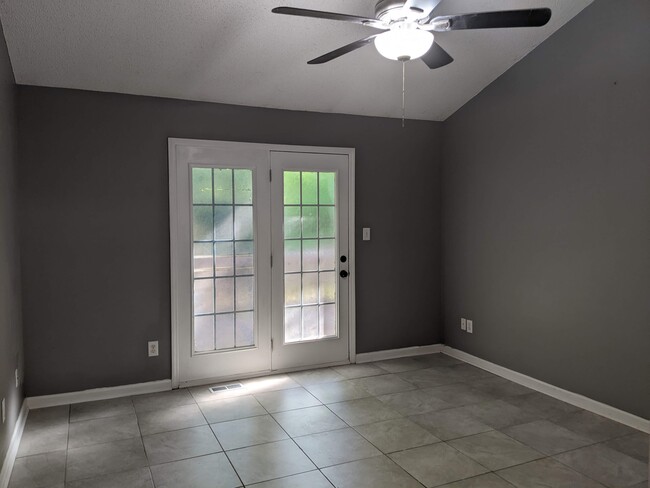 Foto del edificio - 408 Patriot Pl