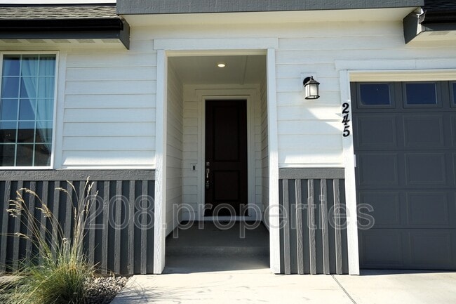Building Photo - 245 E Caldera St